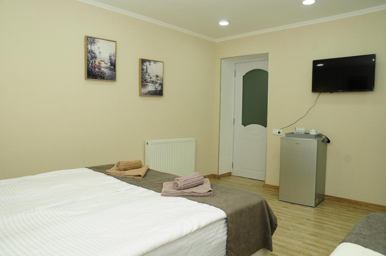 Erik'S Guest House Borjomi Esterno foto